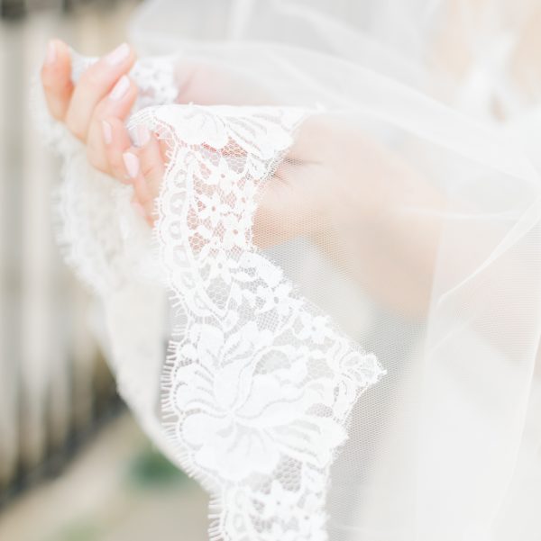 lace edged fingertip bridal veil